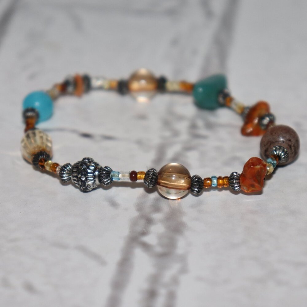 Beautiful colorful glass and silver beaded bracelet 7"
